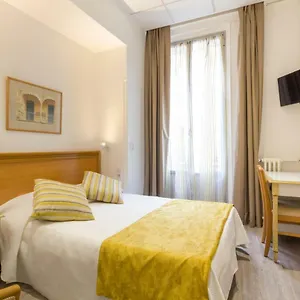 Hotel Busby, Nicea
